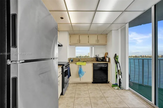 a view of entryway with workspace