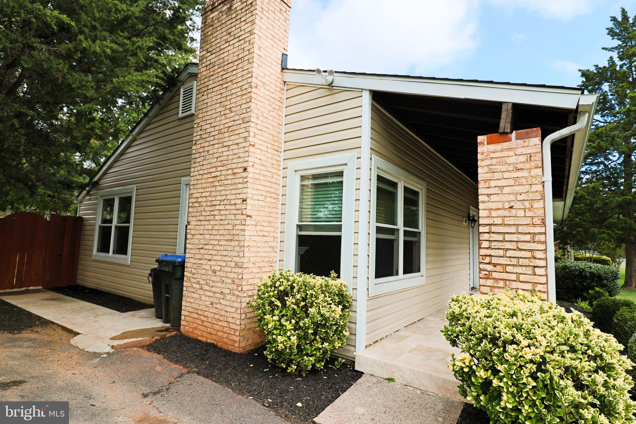 157 South Fox Road Sterling, VA 20164 - Photo 7 of 44 Gallery Image 7
