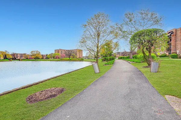 $160,000 | 625 West Huntington Commons Road, Unit 208, Mount Prospect, IL 60056
