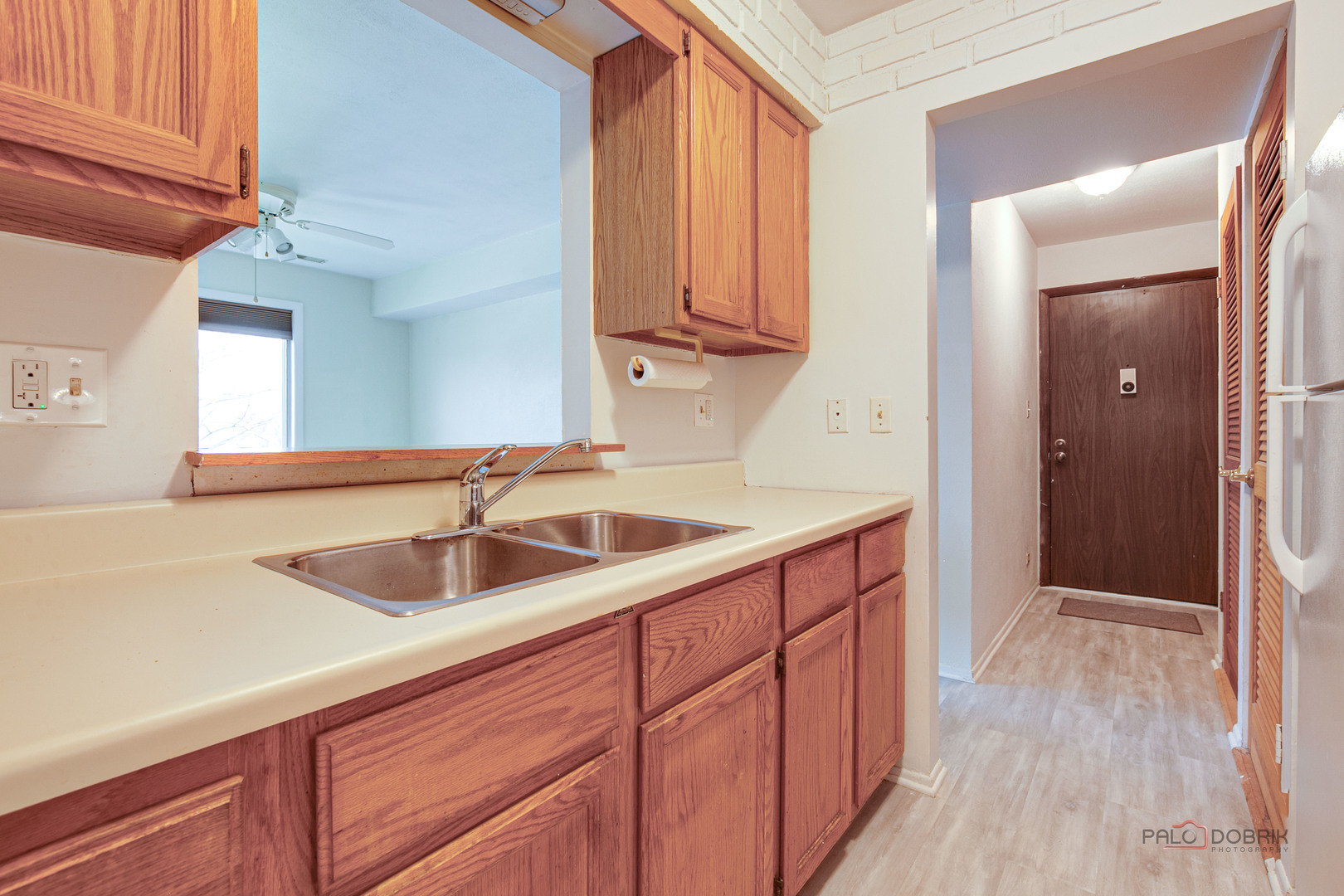 625 West Huntington Commons Road, Unit 208 Mount Prospect, IL 60056 - Photo 8 of 22