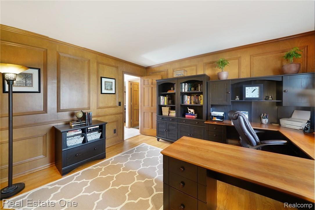 1359 Springwood Lane Rochester, MI 48309 - Photo 24 of 48 23.jpg