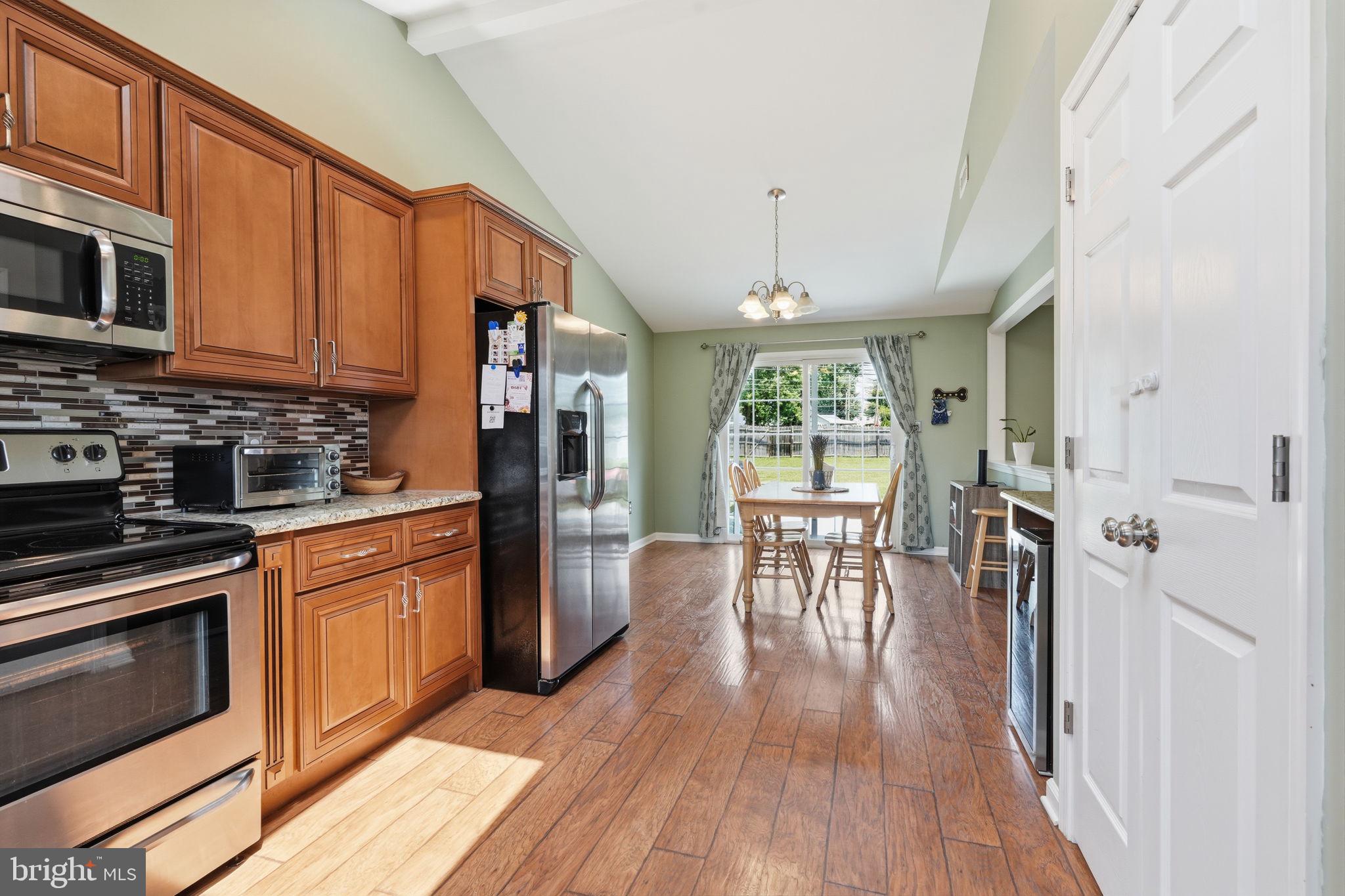 59 Iroquois Road Levittown, PA 19057 - Photo 8 of 25