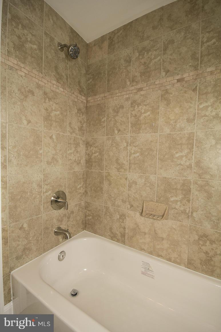 33 Eastship Road Baltimore, MD 21222 - Photo 19 of 23 a bathroom with a bathtub