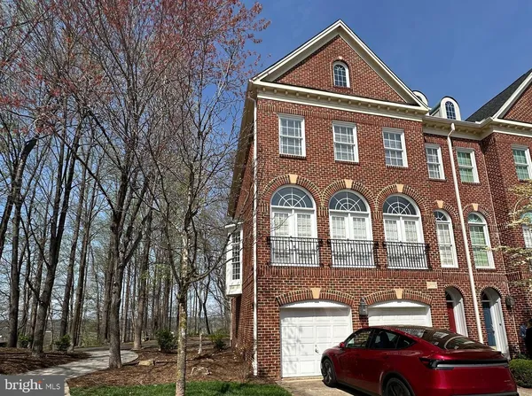 $990,990 | 47772 Scotsborough Square, Sterling, VA 20165