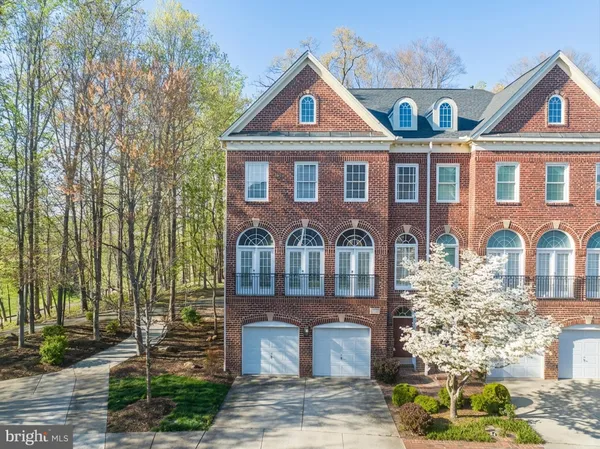 $990,990 | 47772 Scotsborough Square, Sterling, VA 20165