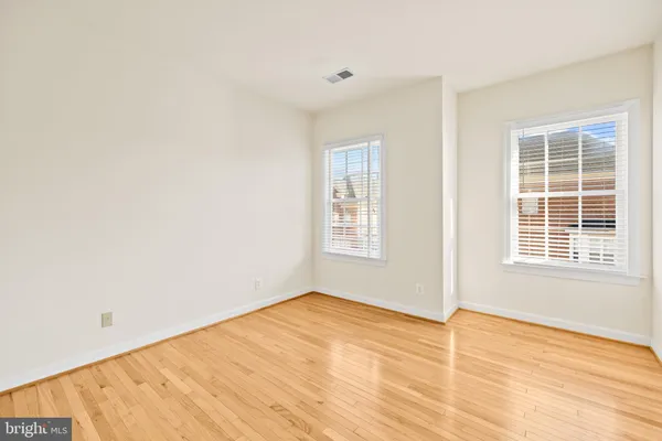 $990,990 | 47772 Scotsborough Square, Sterling, VA 20165