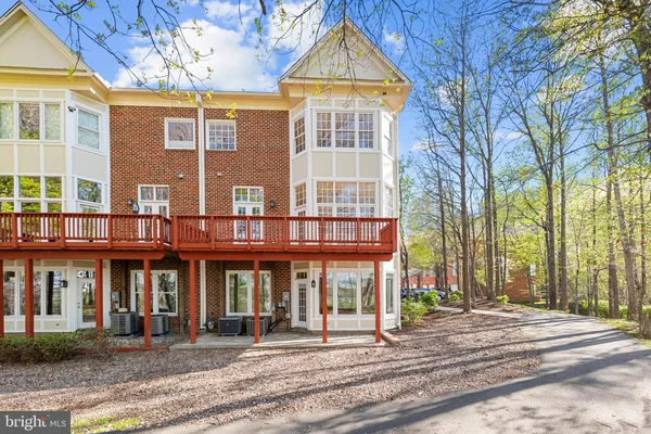 $990,990 | 47772 Scotsborough Square, Sterling, VA 20165