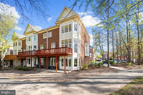 $990,990 | 47772 Scotsborough Square, Sterling, VA 20165
