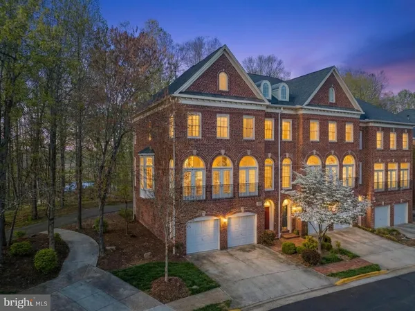 $990,990 | 47772 Scotsborough Square, Sterling, VA 20165