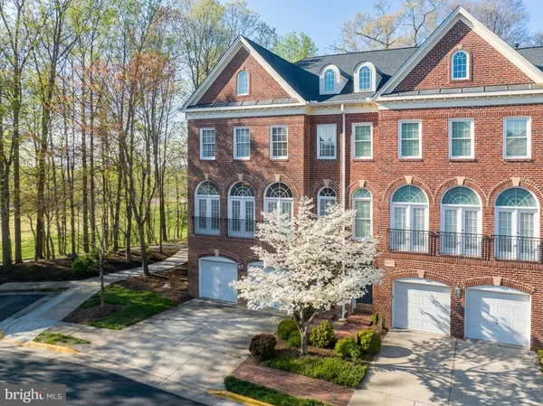 $990,990 | 47772 Scotsborough Square, Sterling, VA 20165