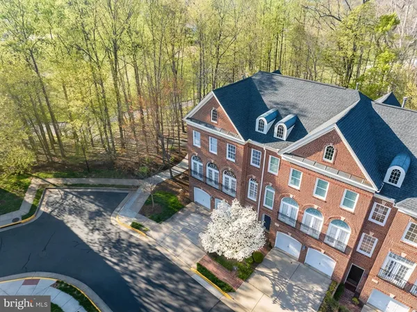 $990,990 | 47772 Scotsborough Square, Sterling, VA 20165