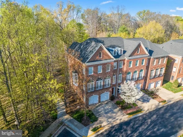 $990,990 | 47772 Scotsborough Square, Sterling, VA 20165