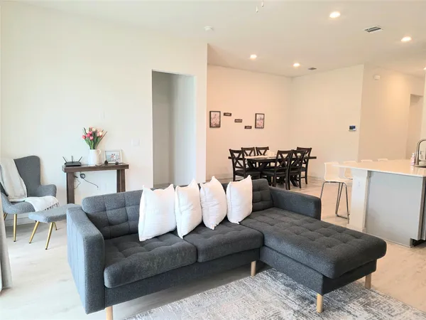 $2,300 | 2041 Rosin Jaw Walk, Leander, TX 78641