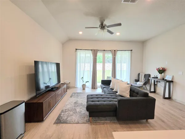 $2,300 | 2041 Rosin Jaw Walk, Leander, TX 78641