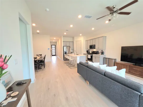 $2,300 | 2041 Rosin Jaw Walk, Leander, TX 78641