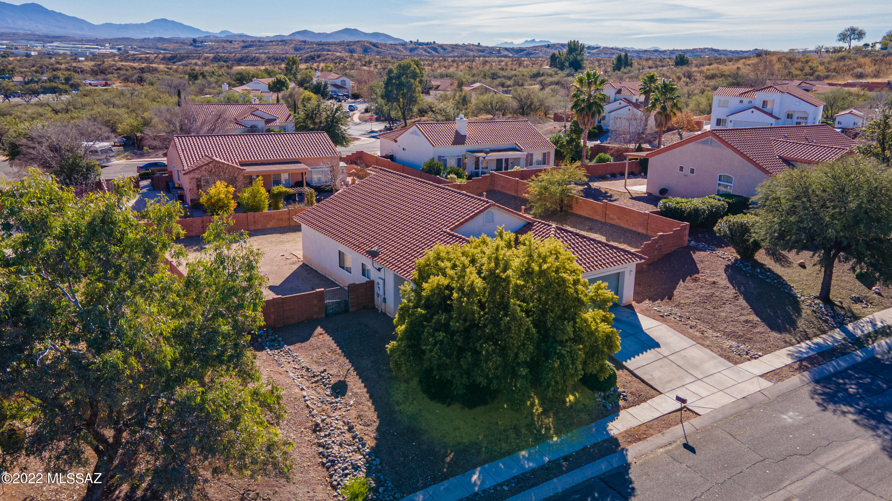 333 San Marino Court Rio Rico, AZ 85648 - Photo 3 of 20