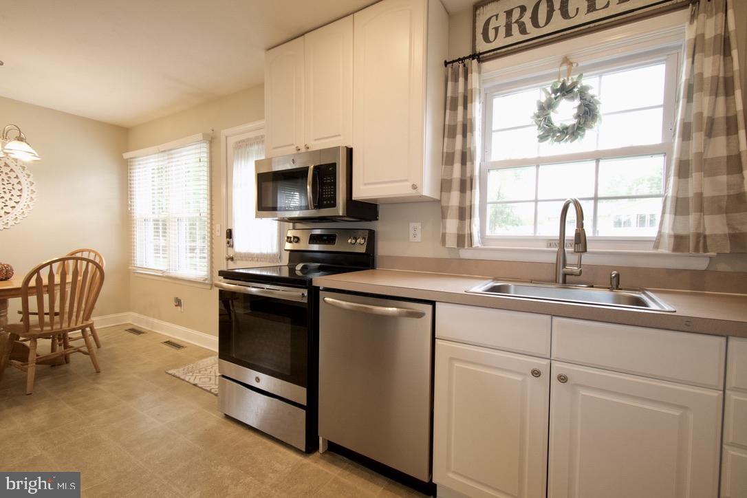 108 Patricia Road Newark, DE 19713 - Photo 7 of 36 Gallery Image 7
