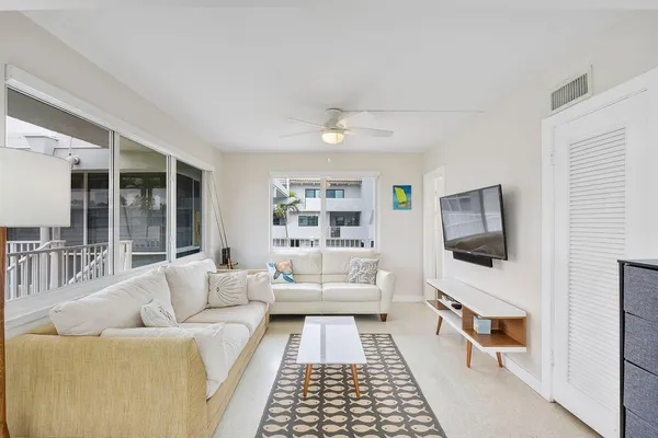 $2,500 | 1221 Hillsboro Mile, Unit 43B, Hillsboro Beach, FL 33064