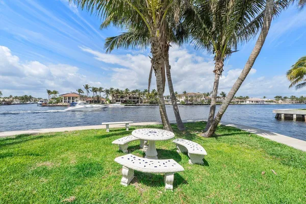 $2,500 | 1221 Hillsboro Mile, Unit 43B, Hillsboro Beach, FL 33064