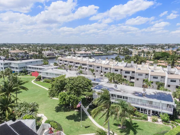 $2,500 | 1221 Hillsboro Mile, Unit 43B, Hillsboro Beach, FL 33064