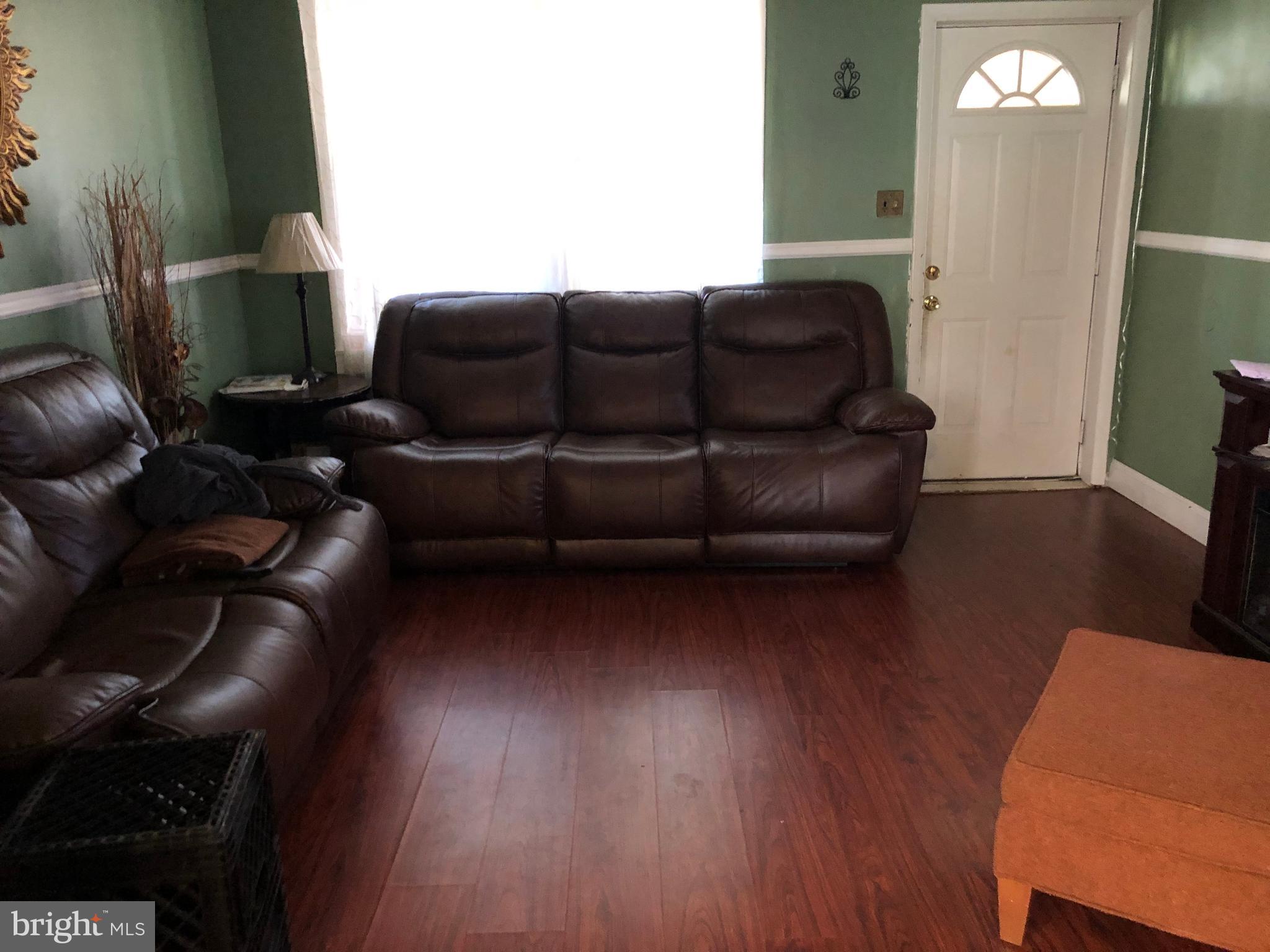 506 Ridgeway Street Gloucester City, NJ 08030 - Photo 5 of 23 Living Room