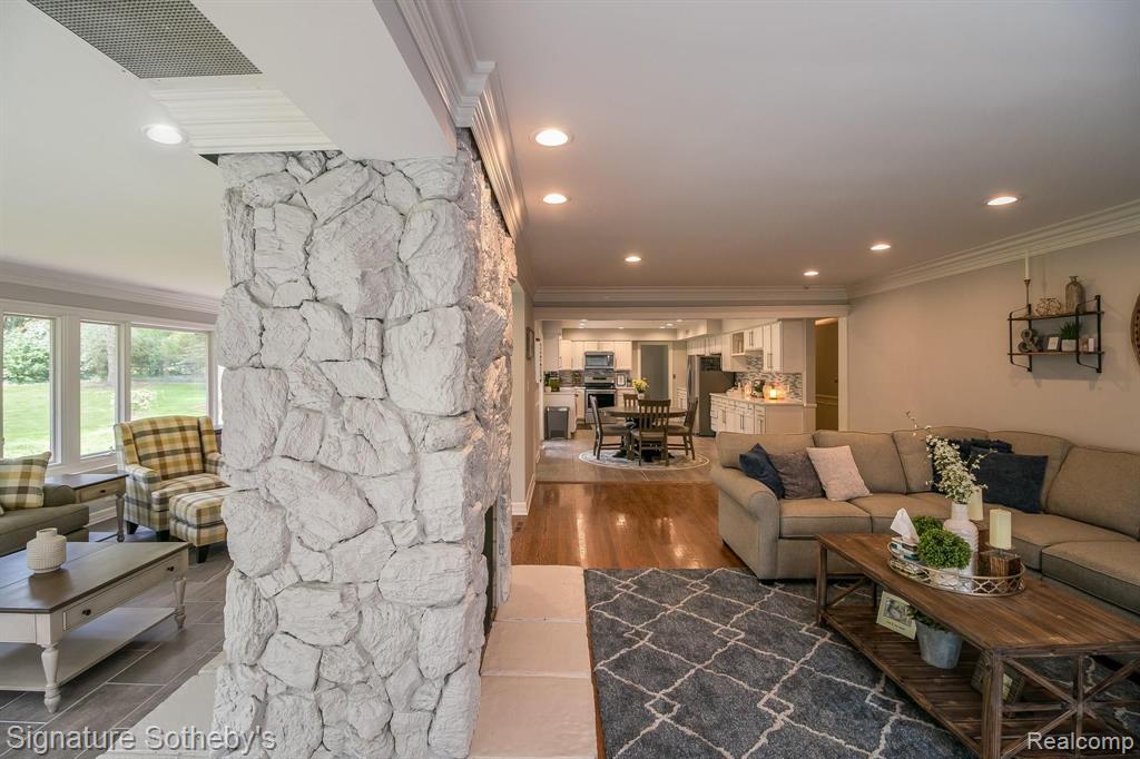 4840 Stoneleigh Road Bloomfield Hills, MI 48302 - Photo 17 of 41