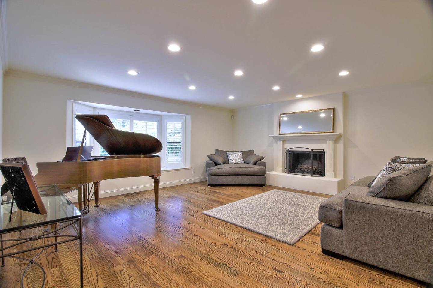 126 Littlefield Road Monterey, CA 93940 - Photo 5 of 41 Gallery Image 5