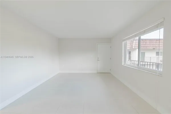 $2,325 | 2970 Southwest 38th Court, Unit 6, Miami, FL 33134