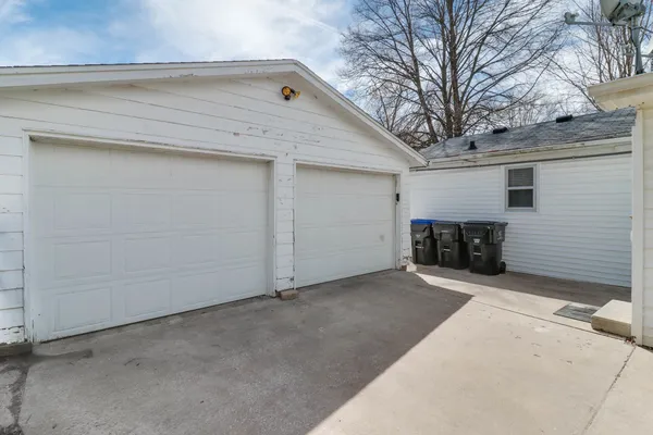 $119,900 | 701 East Buchanan Street, Bloomington, IL 61701