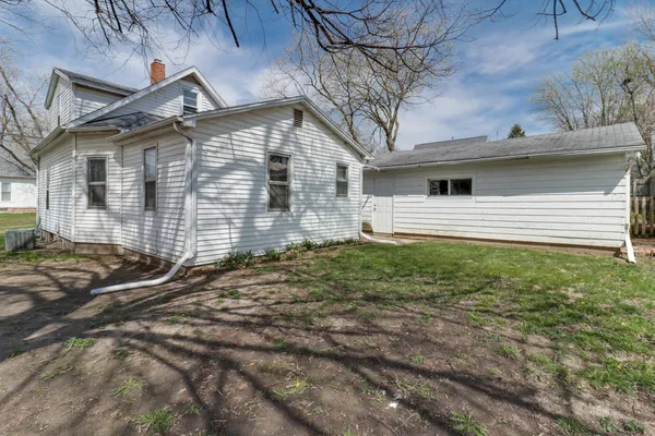 $119,900 | 701 East Buchanan Street, Bloomington, IL 61701