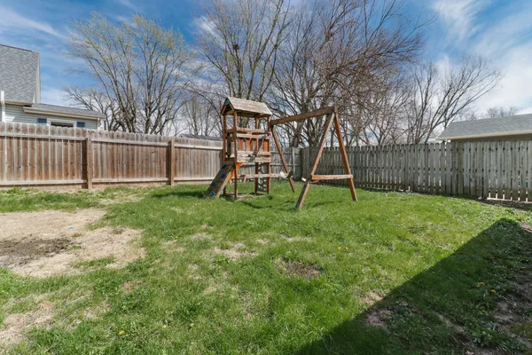 $119,900 | 701 East Buchanan Street, Bloomington, IL 61701