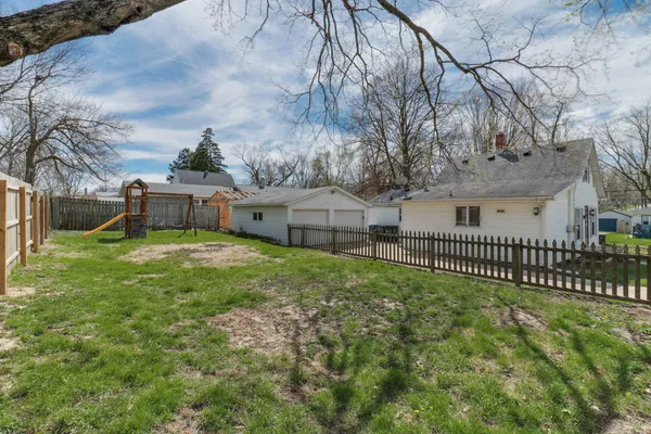 $119,900 | 701 East Buchanan Street, Bloomington, IL 61701