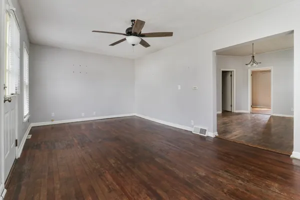 $119,900 | 701 East Buchanan Street, Bloomington, IL 61701