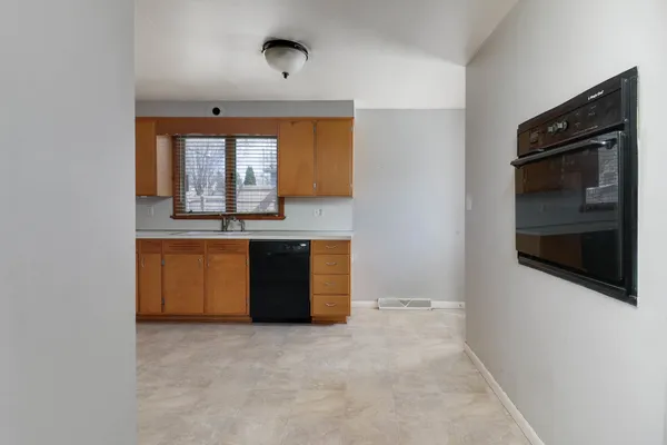 $119,900 | 701 East Buchanan Street, Bloomington, IL 61701