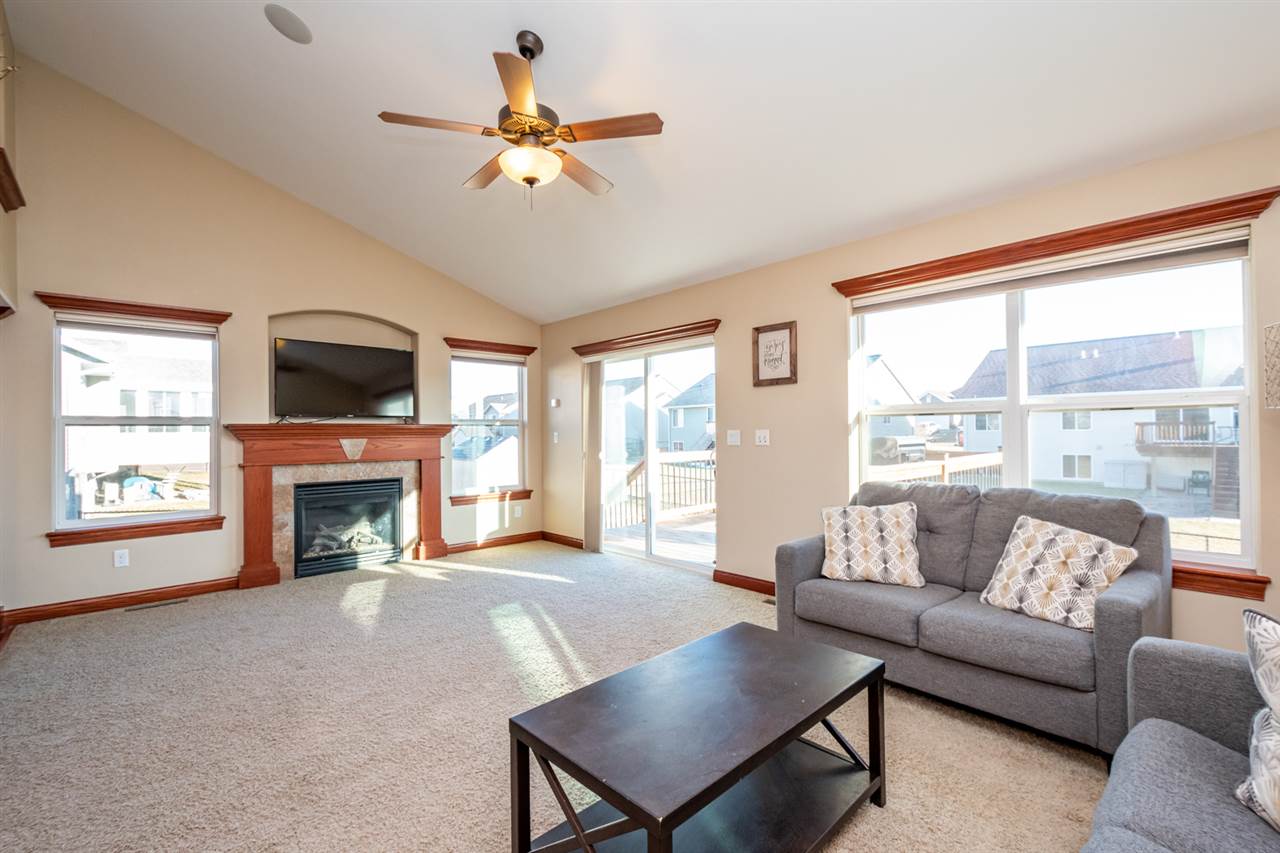 5521 Ruhd Street Southwest Cedar Rapids, IA 52404 - Photo 10 of 26 Gallery Image 10