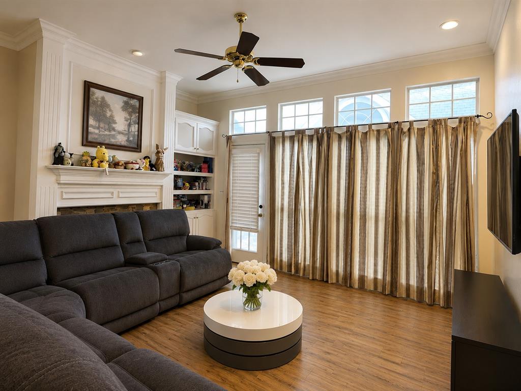 8708 Wellington Road Irving, TX 75063 - Photo 3 of 20