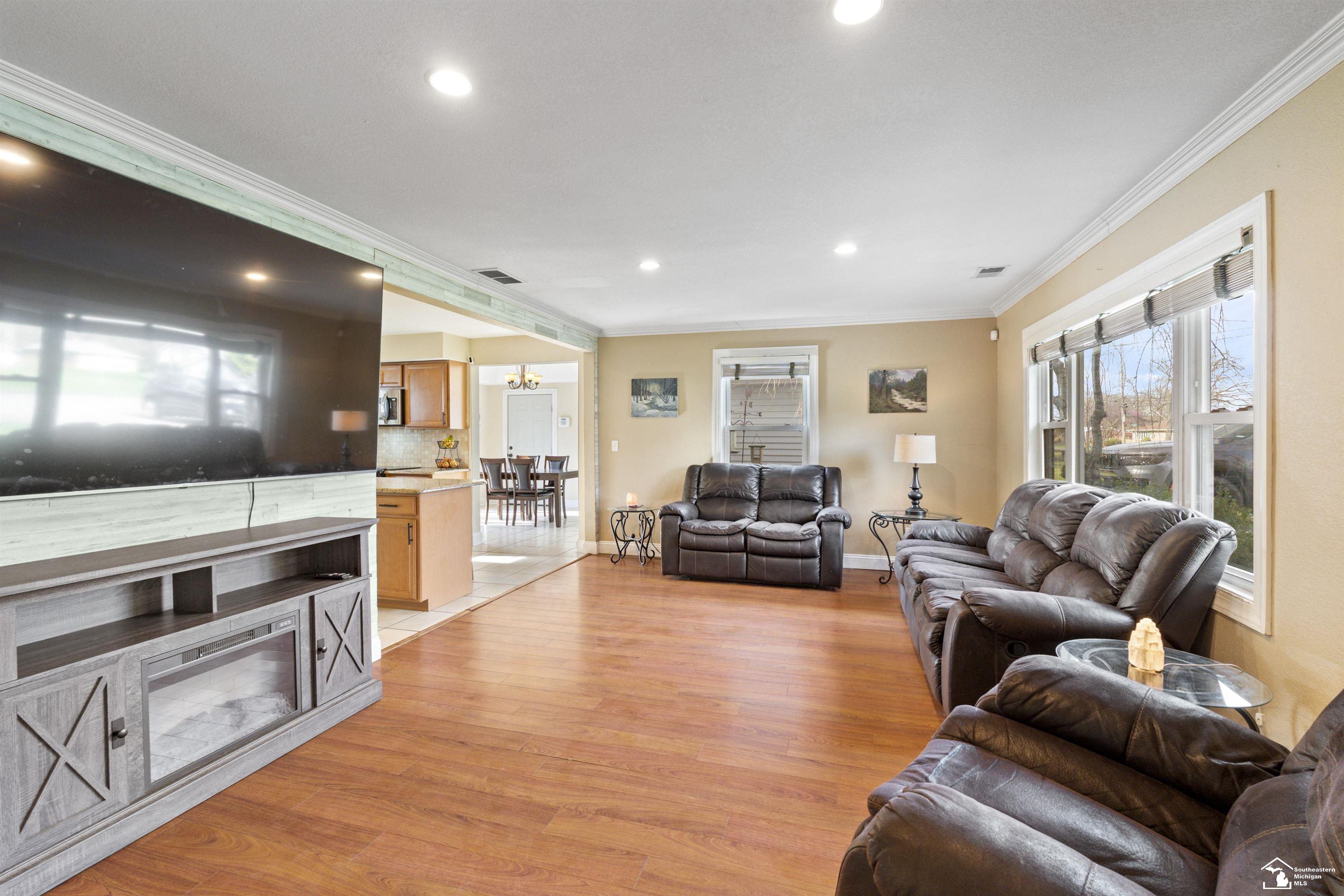 9505 Secor Road Temperance, MI 48182 - Photo 8 of 58