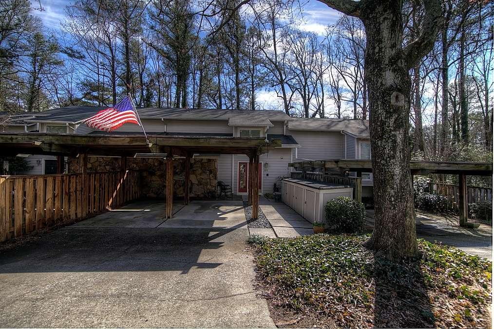 Renovated Townhome