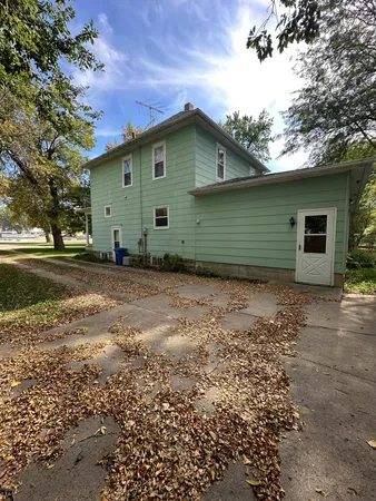 $129,900 | 102 Buckingham Street, Hardwick, MN 56134