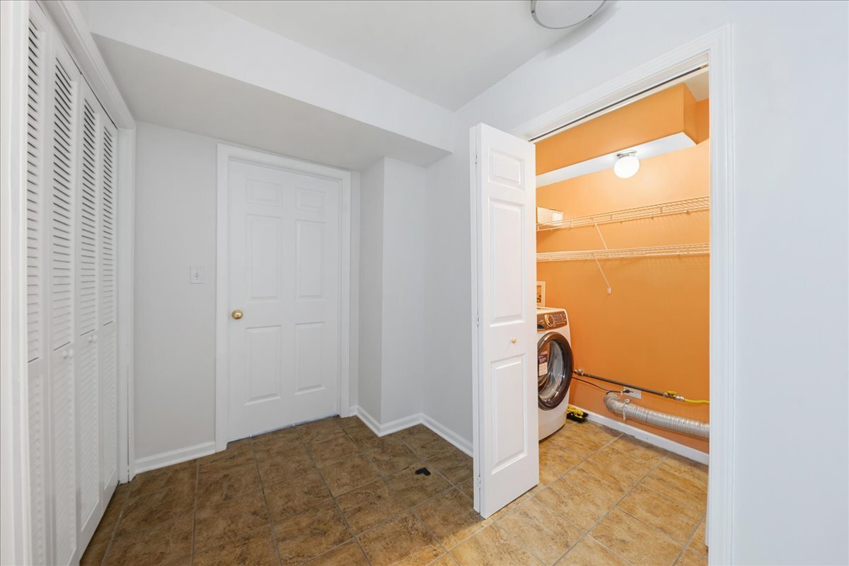 648 North Bishop Street, Unit S Chicago, IL 60642 - Photo 10 of 23 a view of empty room