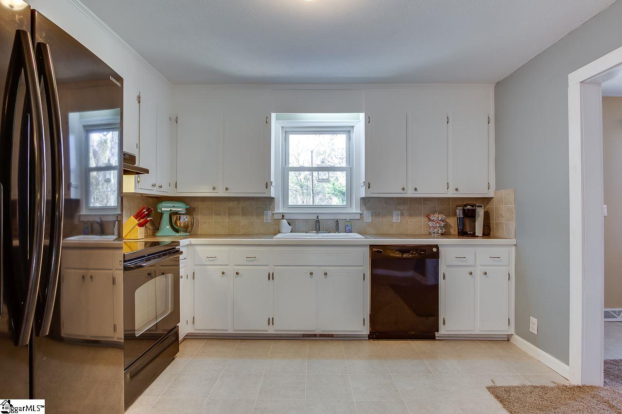 329 Williams Road Travelers Rest, SC 29690 - Photo 5 of 20 Gallery Image 5