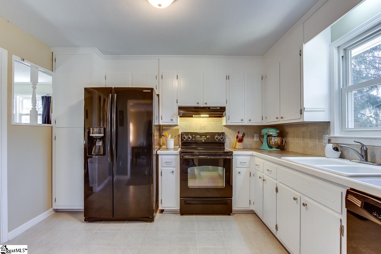 329 Williams Road Travelers Rest, SC 29690 - Photo 6 of 20 Gallery Image 6