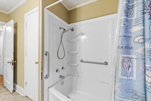 $100,000 | 800 South Washington Street, Abbeville, LA 70510