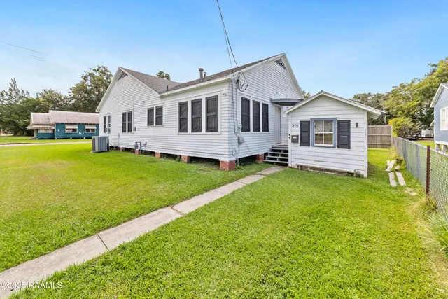 $100,000 | 800 South Washington Street, Abbeville, LA 70510
