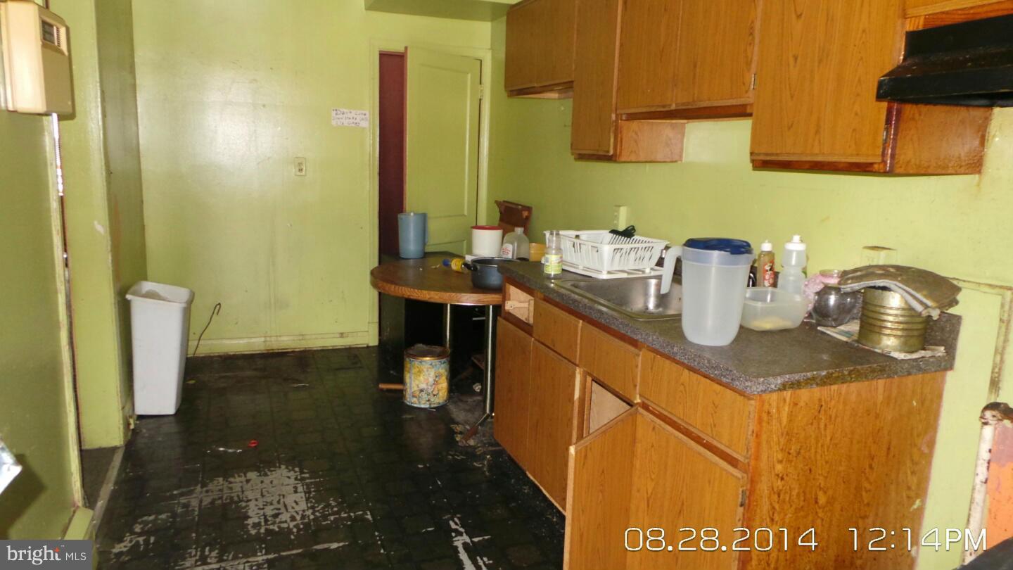 1812 Crestview Road Baltimore, MD 21239 - Photo 4 of 9 Kitchen
