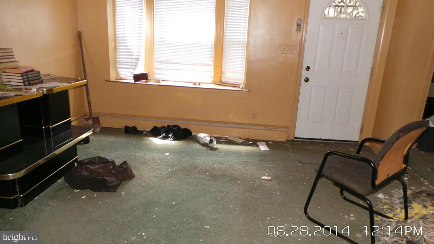 1812 Crestview Road Baltimore, MD 21239 - Photo 5 of 9 Living Room