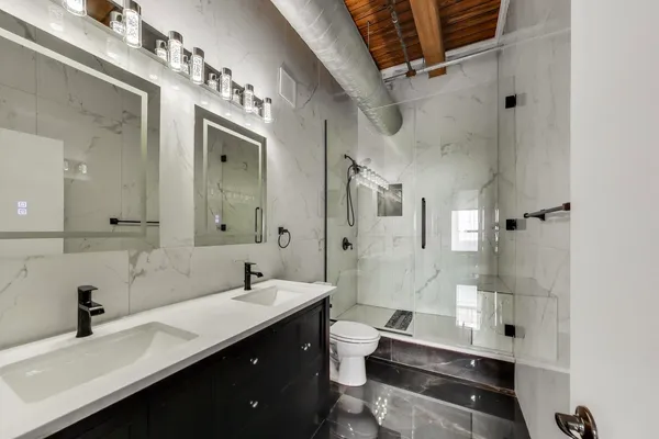 $370,000 | 1133 South Wabash Avenue, Unit 303, Chicago, IL 60605