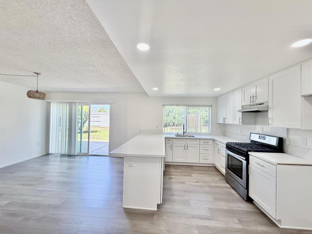 14744 Roberto Rio Road Poway, CA 92064 - Photo 8 of 49