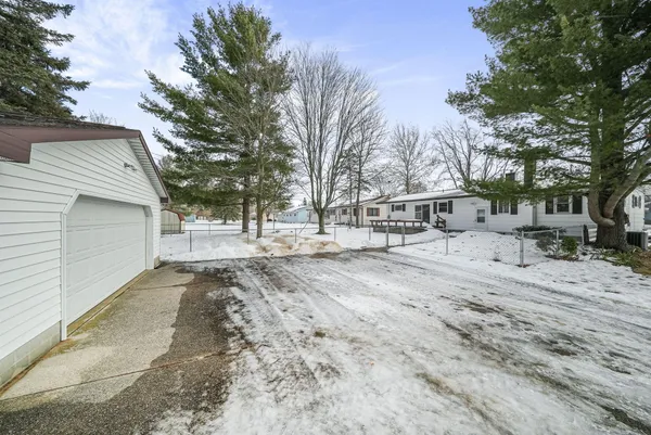 $289,900 | 718 Sunset Lane, Cadillac, MI 49601