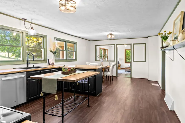 $290,000 | 1121 Ireland Road, Pickens, SC 29671